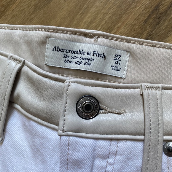 Abercrombie & Fitch Cream Women's Jeans - Picture 10 of 11